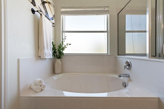 100 Snowy Egret LN, Leander, TX 78641