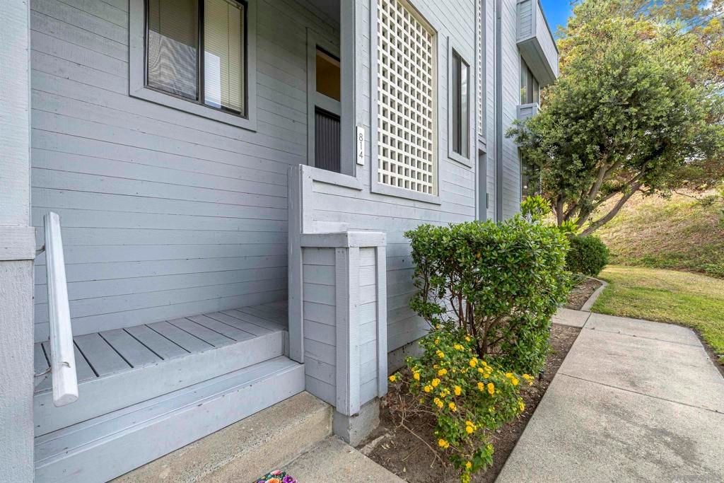 Image 17 of property listing at 814 AMERICA WAY, Del Mar, CA 92014