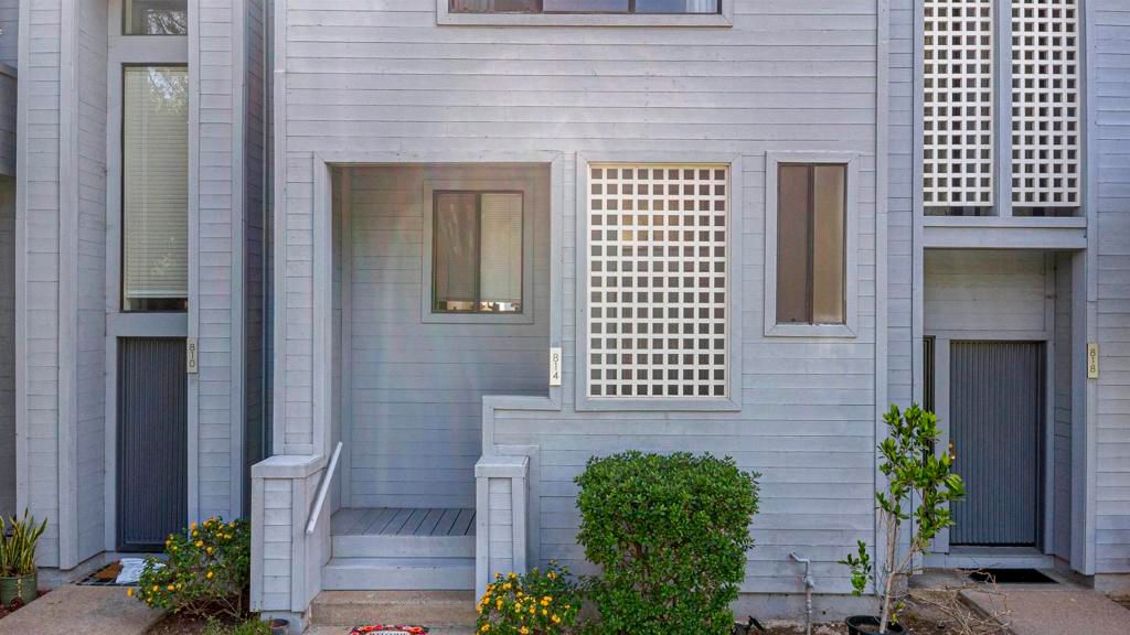 Image 20 of property listing at 814 AMERICA WAY, Del Mar, CA 92014