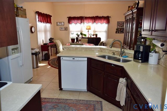 7999 Ellerson Station Dr, Mechanicsville, VA 23111