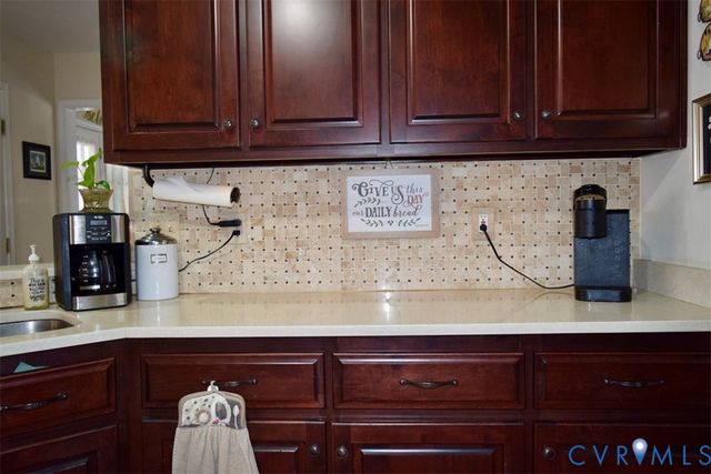 7999 Ellerson Station Dr, Mechanicsville, VA 23111