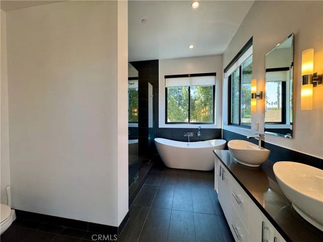 143 N Ardmore Avenue, Los Angeles, CA 90004
