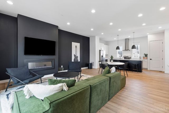 3725 Isabella Avenue, Cincinnati, OH 45209