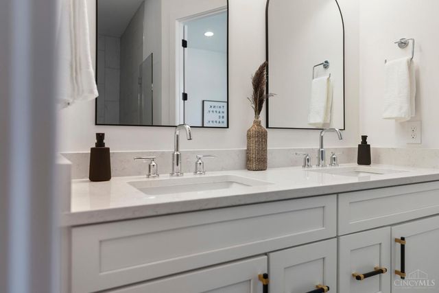 3725 Isabella Avenue, Cincinnati, OH 45209