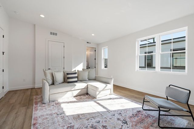 3725 Isabella Avenue, Cincinnati, OH 45209