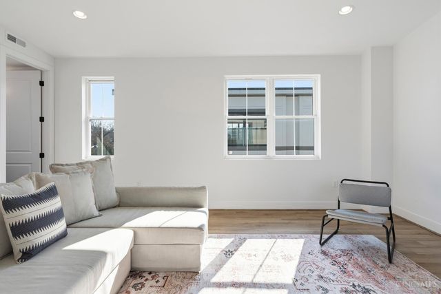 3725 Isabella Avenue, Cincinnati, OH 45209