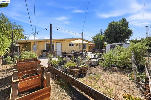 5621 27Th Ave, Sacramento, CA 95820