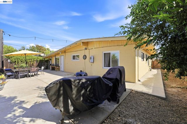 5621 27Th Ave, Sacramento, CA 95820