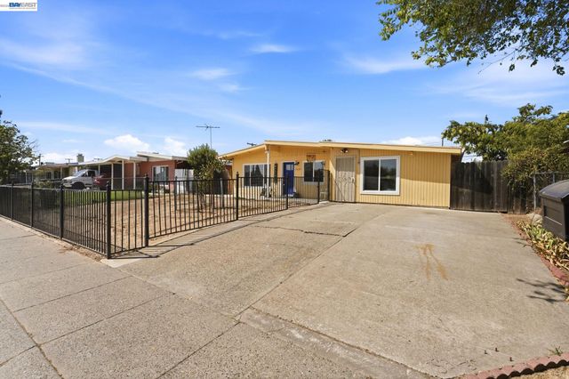 5621 27Th Ave, Sacramento, CA 95820