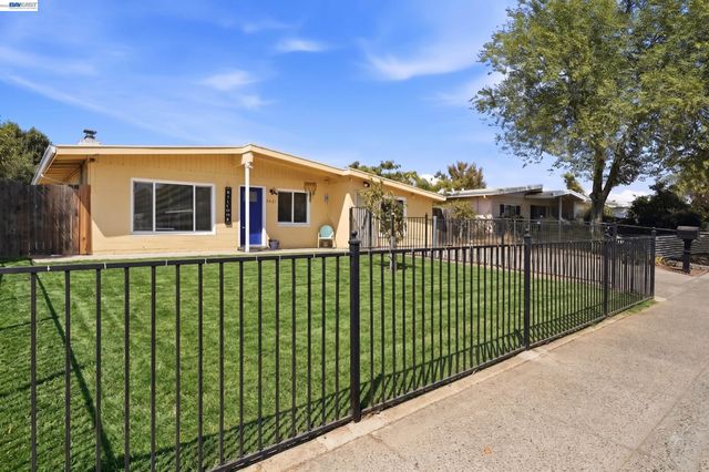 5621 27Th Ave, Sacramento, CA 95820