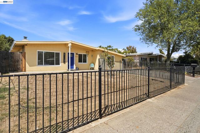 5621 27Th Ave, Sacramento, CA 95820