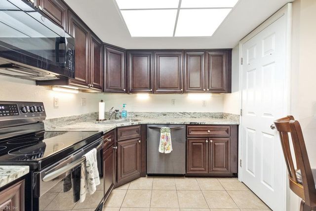 1737 Rock Bridge MEWS, Chesapeake, VA 23320