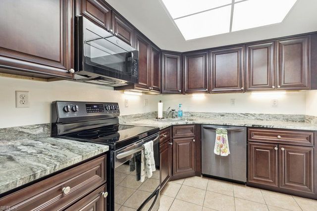 1737 Rock Bridge MEWS, Chesapeake, VA 23320