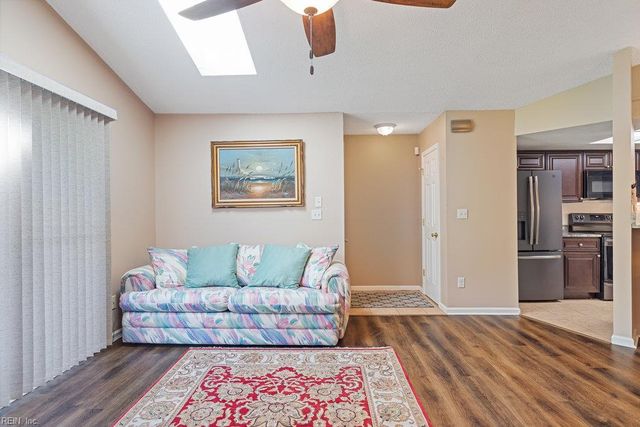 1737 Rock Bridge MEWS, Chesapeake, VA 23320