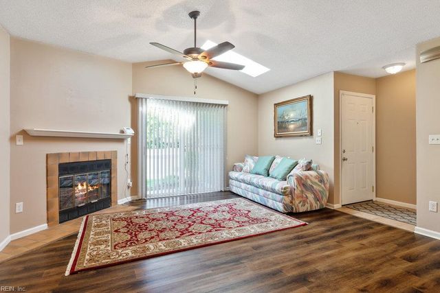 1737 Rock Bridge MEWS, Chesapeake, VA 23320