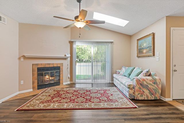 1737 Rock Bridge MEWS, Chesapeake, VA 23320