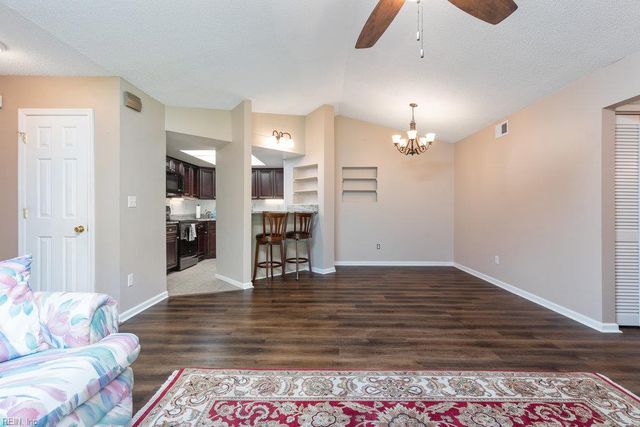1737 Rock Bridge MEWS, Chesapeake, VA 23320