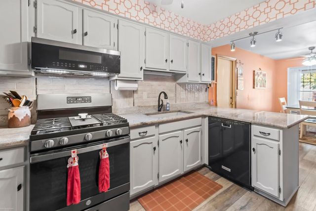 43440 Riverbend Boulevard, Clinton Township, MI 48038