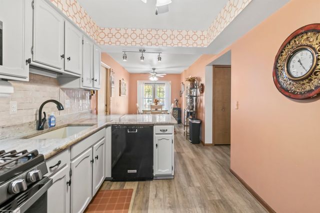 43440 Riverbend Boulevard, Clinton Township, MI 48038