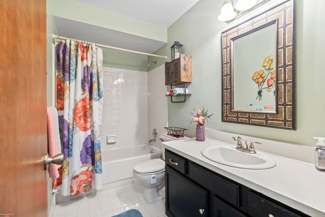 43440 Riverbend Boulevard, Clinton Township, MI 48038