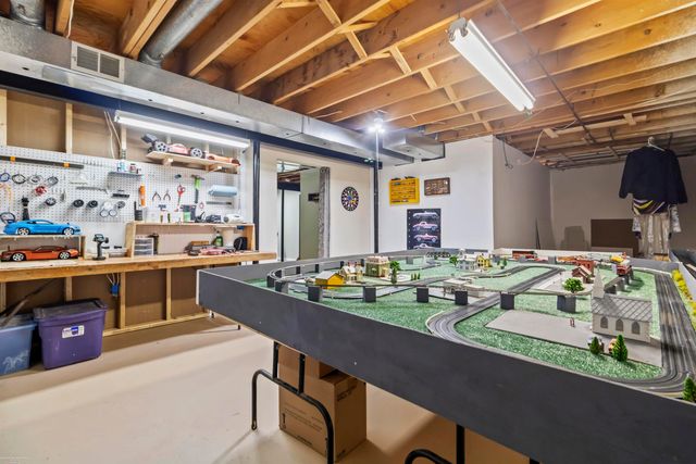 43440 Riverbend Boulevard, Clinton Township, MI 48038