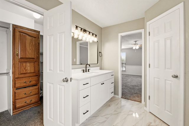 8227 Calle Primera NW, Albuquerque, NM 87120