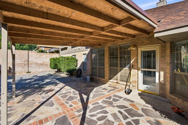 8227 Calle Primera NW, Albuquerque, NM 87120