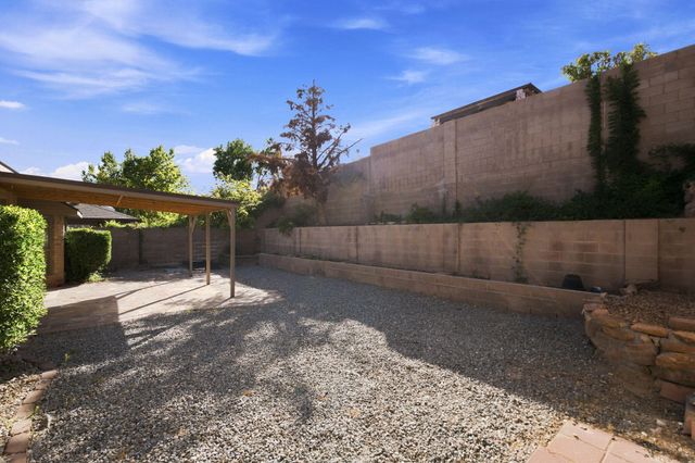 8227 Calle Primera NW, Albuquerque, NM 87120
