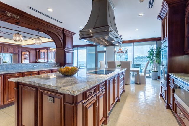 2300 WOLF Street 19A, Dallas, TX 75201
