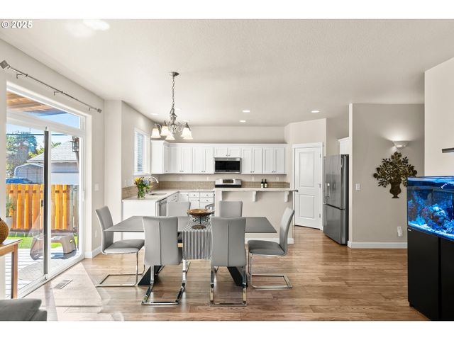 166 Se 30TH Ave, Hillsboro, OR 97123