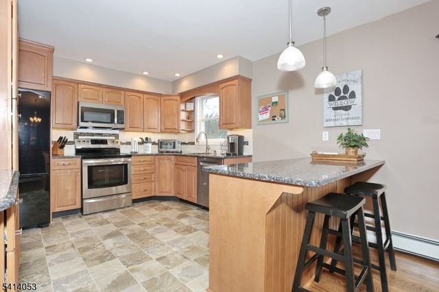 1400 Rr 208, Hawthorne Boro, NJ 07506