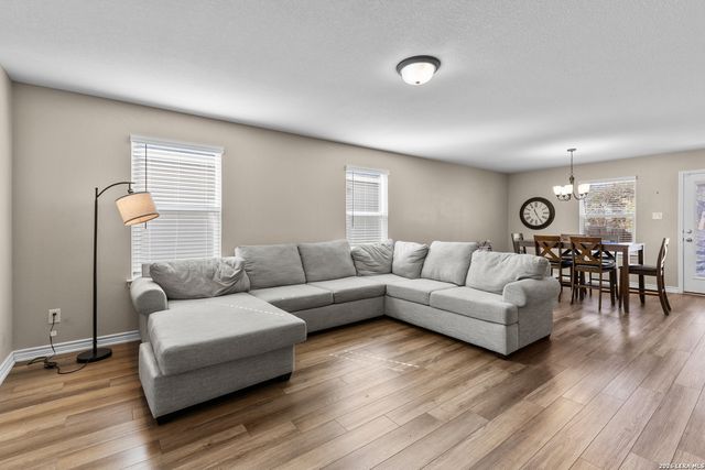 1915 Overlook Knoll, San Antonio, TX 78245