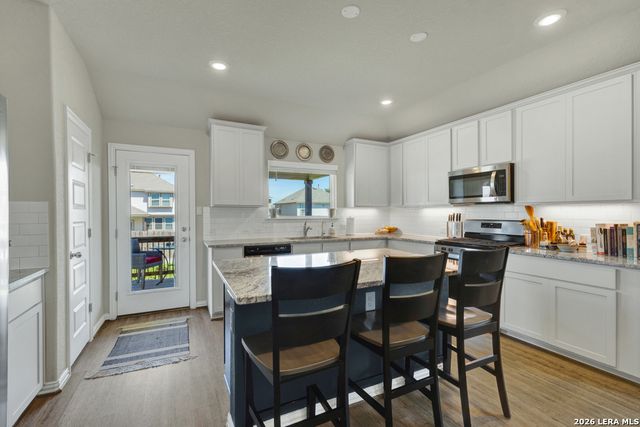 2080 Cowan, New Braunfels, TX 78132