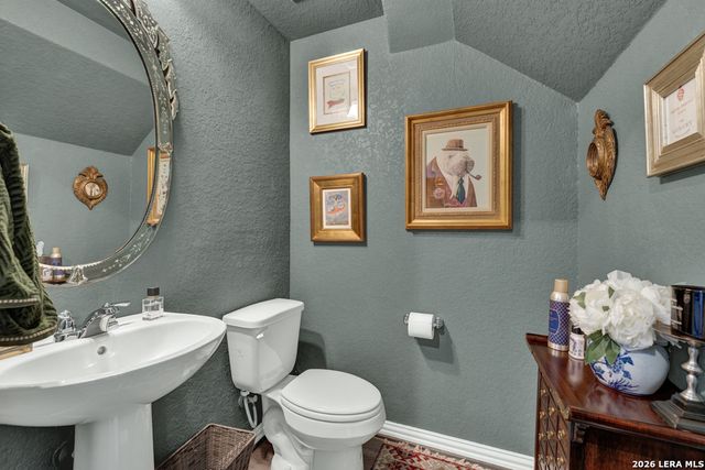 2080 Cowan, New Braunfels, TX 78132