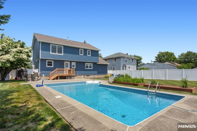 512 Lyster Avenue, Saddle Brook, NJ 07663