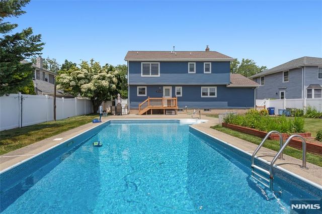 512 Lyster Avenue, Saddle Brook, NJ 07663
