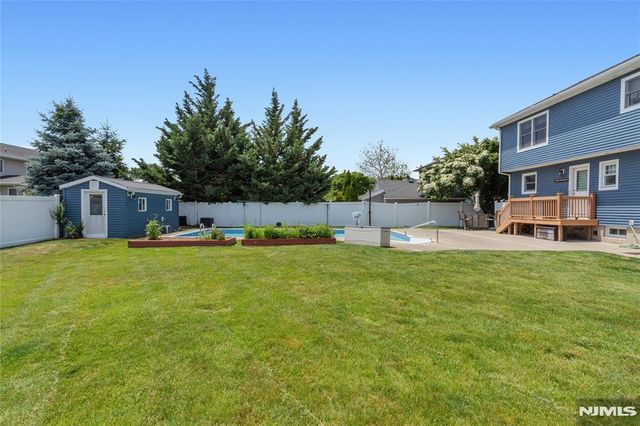 512 Lyster Avenue, Saddle Brook, NJ 07663
