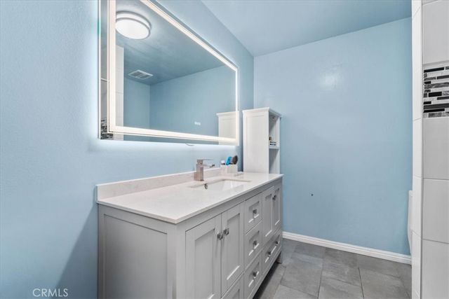 5950 Imperial Highway 48, South Gate, CA 90280