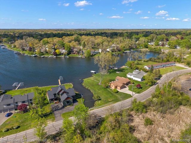 188 Wolverine Drive, Wolverine Lake, MI 48390