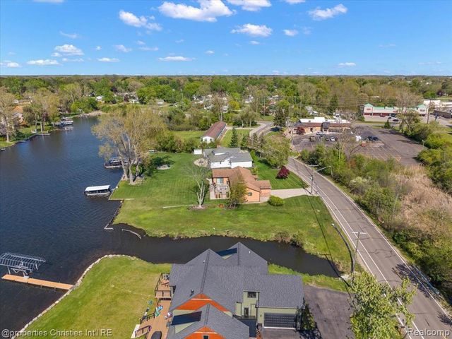 188 Wolverine Drive, Wolverine Lake, MI 48390
