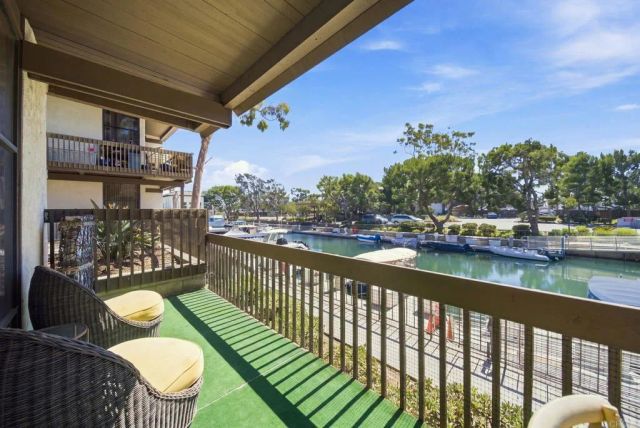 9126 Marina Pacifica Drive North, Long Beach, CA 90803