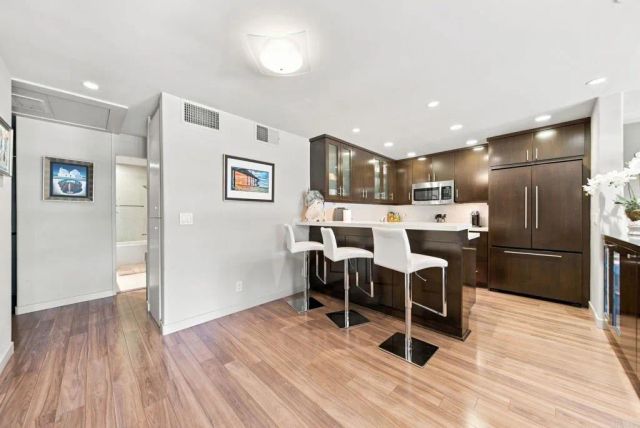 9126 Marina Pacifica Drive North, Long Beach, CA 90803