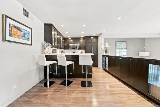 9126 Marina Pacifica Drive North, Long Beach, CA 90803