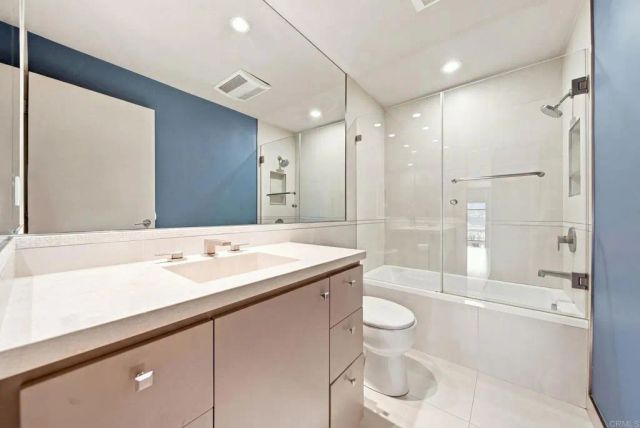 9126 Marina Pacifica Drive North, Long Beach, CA 90803