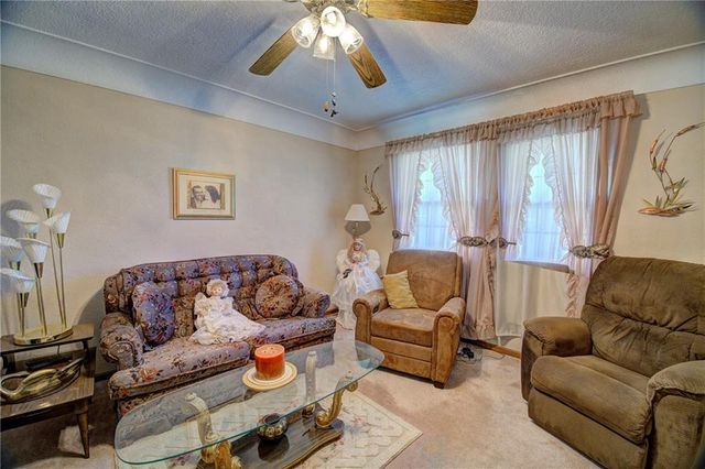 3630 S Forest Avenue, Independence, MO 64052