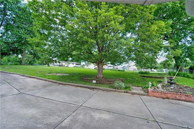 3630 S Forest Avenue, Independence, MO 64052