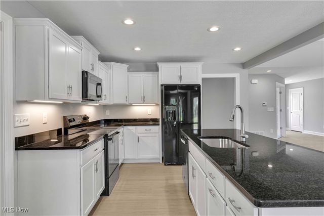 7637 Springfield Drive, Valley City, OH 44280