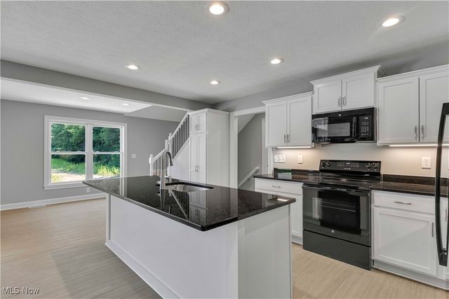 7637 Springfield Drive, Valley City, OH 44280