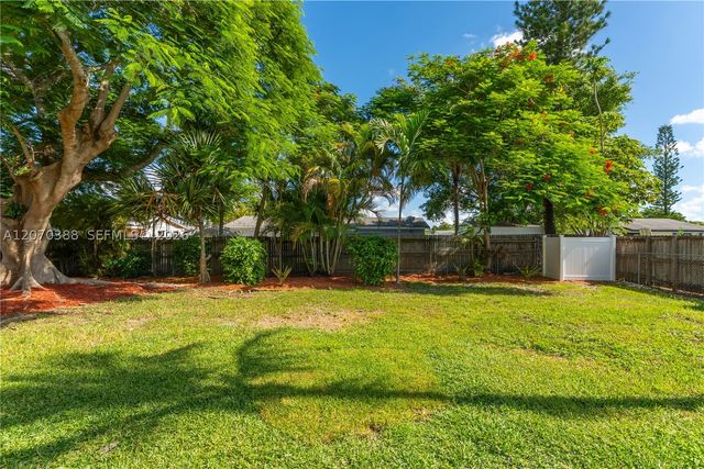 425 NW 17th St, Homestead, FL 33030