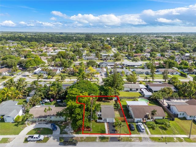 425 NW 17th St, Homestead, FL 33030
